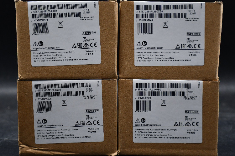 Siemens - PLC I/O Module for use with SIMATIC S7-1200 Series, 100 x 70 x 75 mm, Digital, Relay, M241, 24 V dc, SIMATIC
