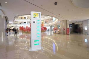 Floor Standing Mobile Phone Cell Phone Charging Stations With Remote Platform And Differnt Payment Devices