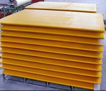 Dock Truck Warehouse Dock Mobile Forklift Container Loading Ramp 6 Ton 8 Ton and 12 Ton Onlinesupport Aftersales Service Provided