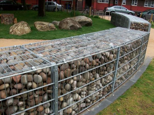 Quality Custom Decoration Galvanized Gabion Box Retaining Wall for sale