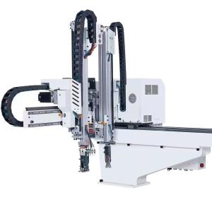 China 3 Axis Servo Driven Injection Molding Robots 900mm Vertical Arm wholesale