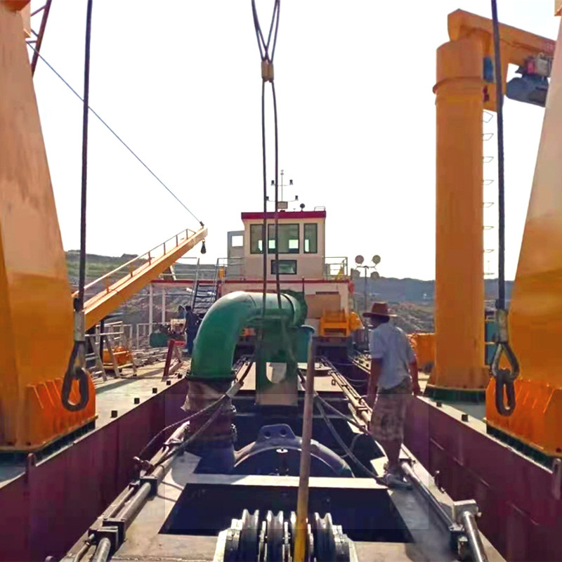 Diesel Enigne Hydraulic Dredger with Suction Pump and Anchor Rod