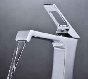 China Brass Body Bathroom Basin Faucets Ceramic Cartridge Deck mounted wholesale