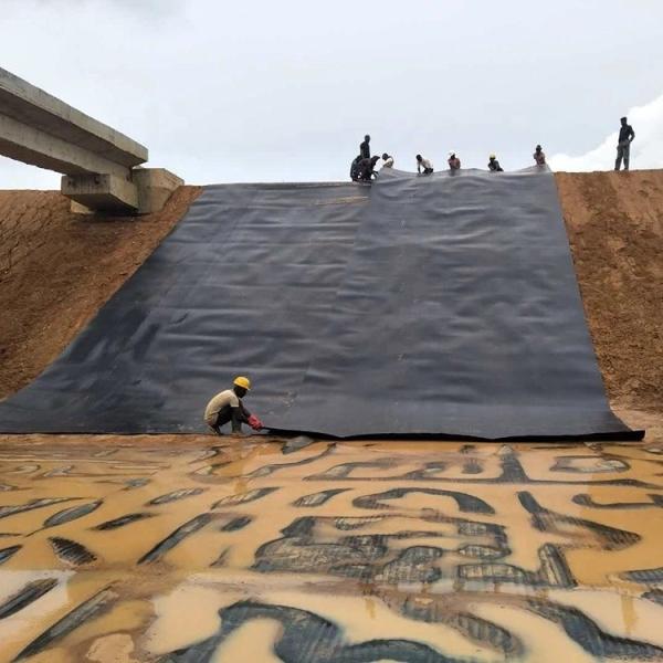 Quality Pond Reservior Landfill Tunnel Smooth Composite Hdpe Geomembrane for sale