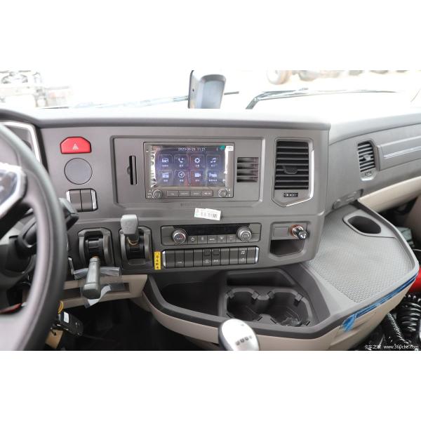 Second Hand Sinotruk HOWO MAX 6X4 460hp LNG Tractor With 2 Reverse Shifts