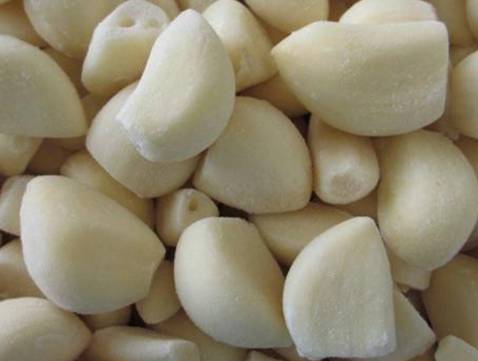 China Snow White IQF Frozen Vegetables / Quick Freezing Fresh Garlic Cloves wholesale