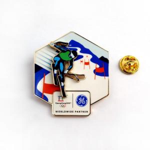 UV Printing  Spinning Pin Badge with Polished Finish Expert Craftsmanship and Customizable Design