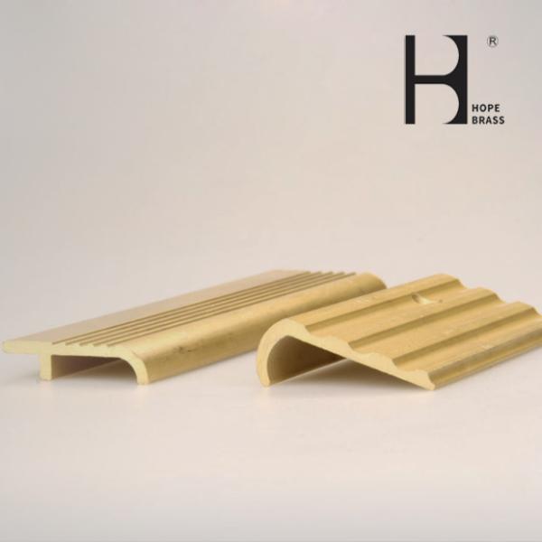 SGS Golden Non Slip Brass Stair Nosing Wearproof For Hotel Floor Tiles