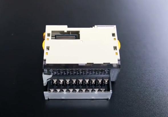 Quality CPU Unit Omron PLC Module R88D-1SN04H-ECT Normal Temperature for sale
