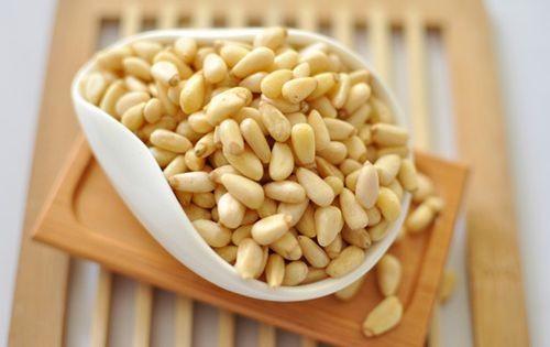 Quality Crunchy Raw Pine Nuts GMO - Free Microelements Retain Nutritious Food For Kids for sale