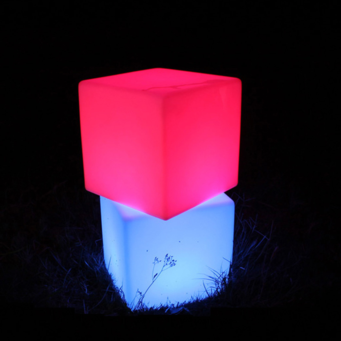 PE Material Light Up Cube Chair , Illuminated Outdoor LED Cube Seat