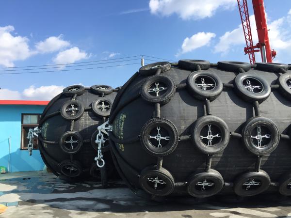 Quality Hydro Pneumatic Rubber Fender Floating Hydro Submarine Fender for sale