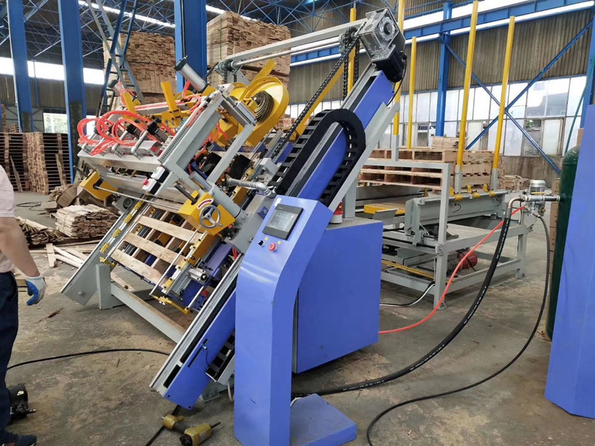 Automatic Wood Pallet Nailing Machine Pallet Maker Machine, Automatic pallet nailing machine with pneumatic operation
