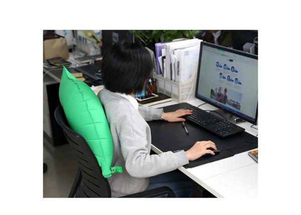 Quality Green Inflatable Travel Pillow Memory Foam Material With Storage Bag for sale