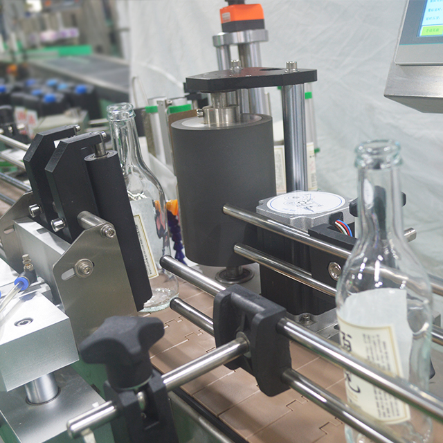 High Precision Automatic Vertical Round Bottle Labeling Machine at 10-100 Bottles/Min