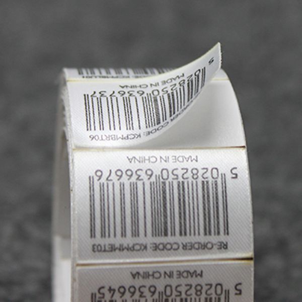 UHF Paper Adhesive Inlay RFID Tag , Clothing Sticker Apparel Tag Label For Garment Tracking