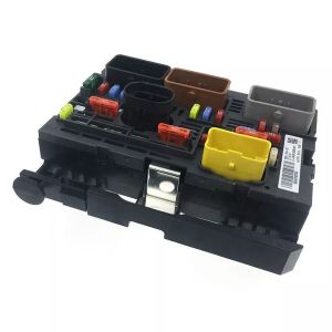9807028780 Fuse Box Automotive Fuse Housing for Car Electrical System Durable