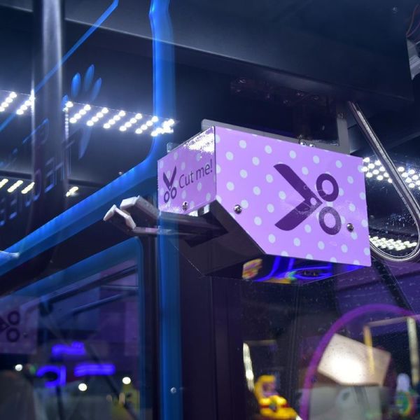 Prize Cut To Win Arcade Game With Coin Operated Cash Operated Type