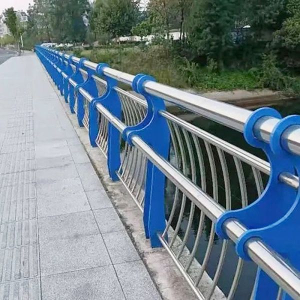 Dipped Bridge Tubular Aluminum Railings Customized Stainless Steel Tubular Handrail