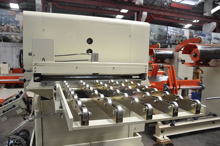 servo feeder
