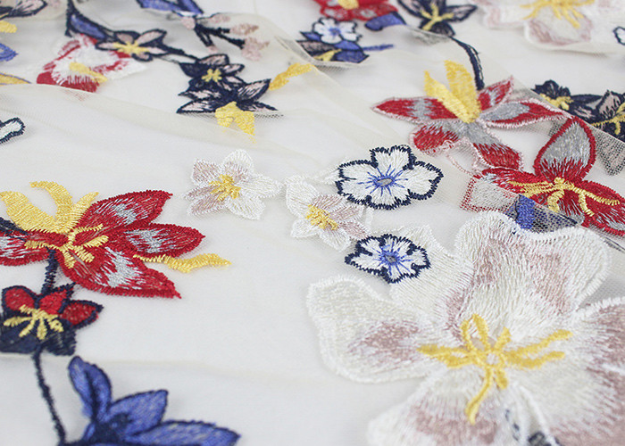 Wedding Embroidered Lace Fabrics , Scalloped Edge Lace Mesh Fabric For Gown