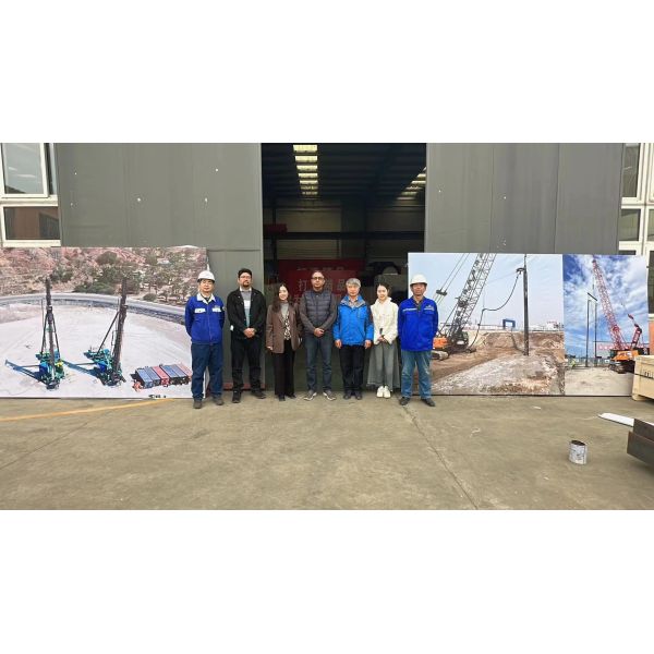 China manufacturer 214kN centrifugal force Vibroflotation Device mounted to drilling rig sharing power system