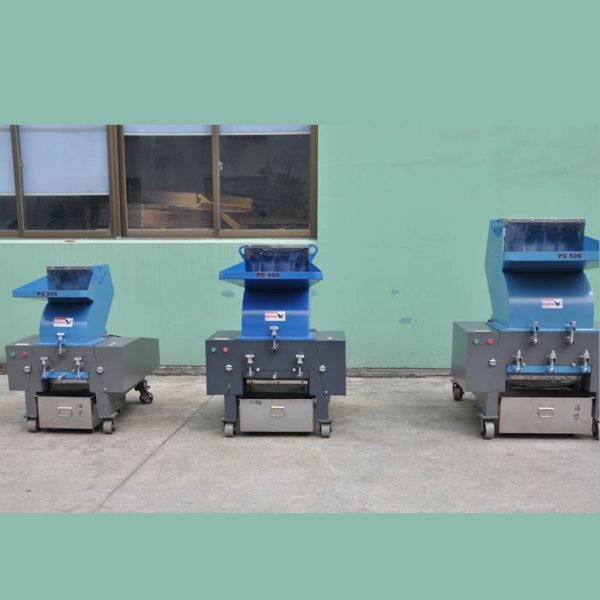 Automatic Plastic Crusher Machine 15KW Power Customized Voltage 450 - 800kg/H