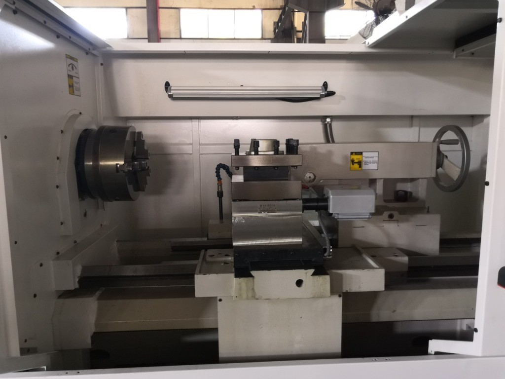 CKI6163 Metal Shaft Computer Controlled Lathe 630mm Max Swing Diameter Over Table