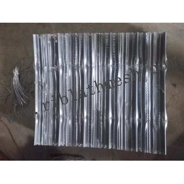 Galvanized Metal Rib Lath Box 0.3-0.4mm Thickness Silver Color Building Materials