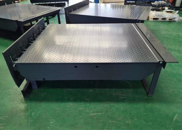 Quality Hydraulic Dock Leveler Safe-T-Lip Or Roll-Off Dock Leveler Defend Against Vacant Dock Drop-off Accidents for sale