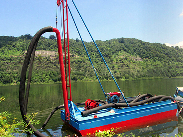 Small-Sized Capacity 6inch 400m3/h Sand Dredger with A Blue Color for River Sand Mining