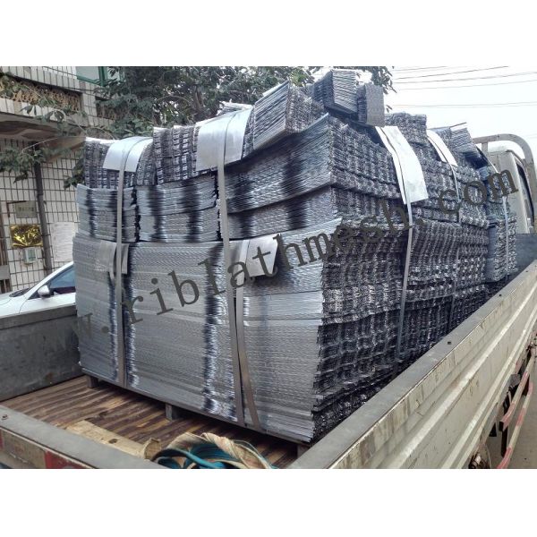 Galvanized Metal Rib Lath Box 0.3-0.4mm Thickness Silver Color Building Materials