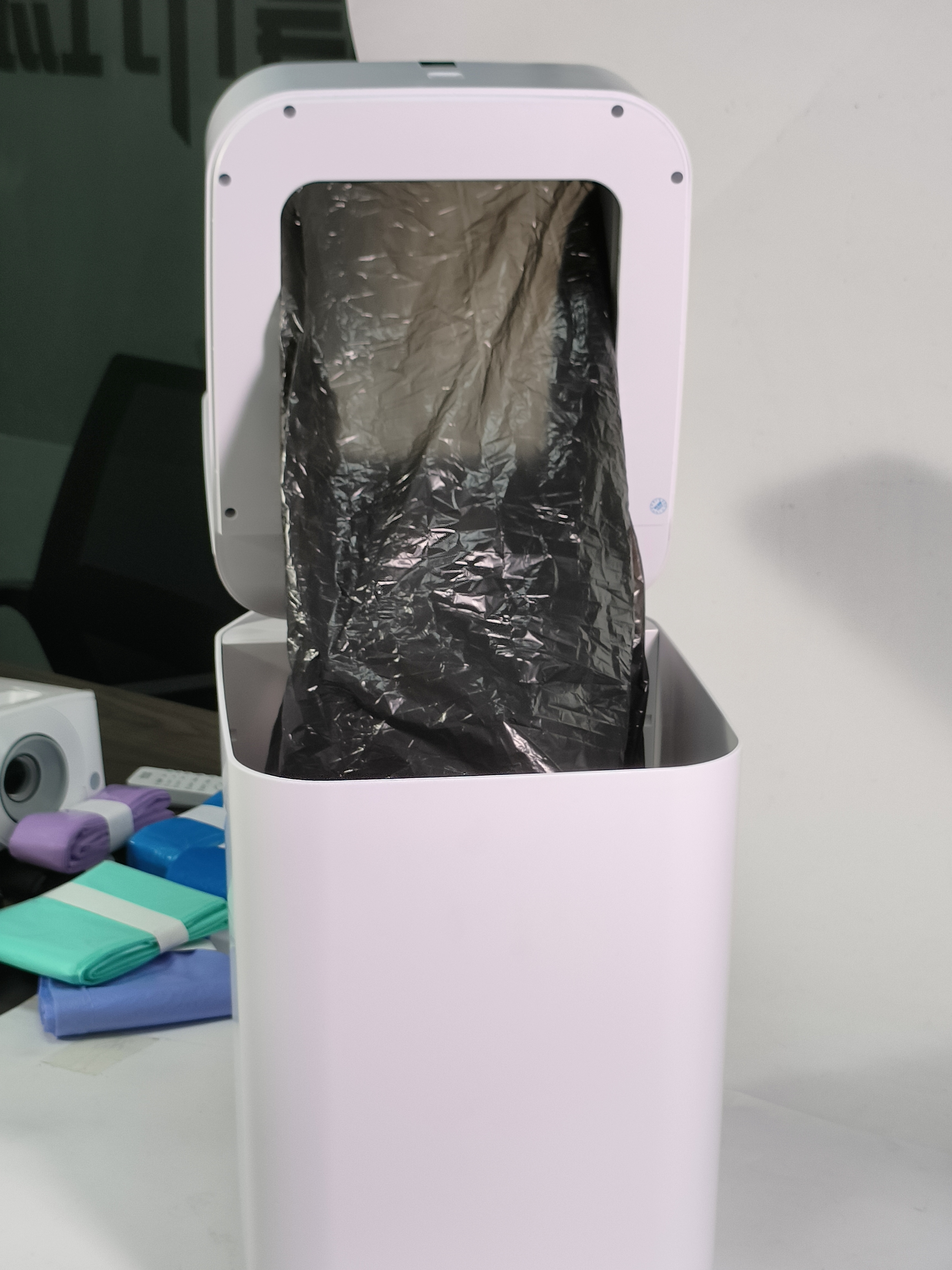 Factory Price Smart Bin Self Sealing Auto Refill continuous garbage bag