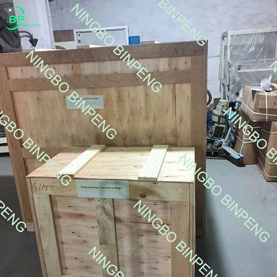 Kraft paper envelope metal clasp insert machine deliver to India customer 