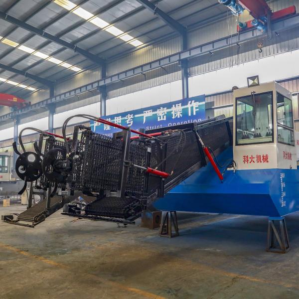 Quality Fully Automated 70kw Trash Skimmer Machines Grass Harvesting Collecting Boat for sale