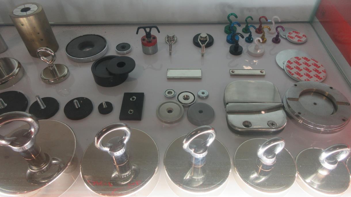 Custom NdFeB Magnets For Holding Microphone Headphones Design