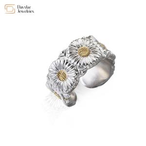 China Daisy Stainless Steel Hip Hop Jewelry Chrysanthemum Flower Ring GD wholesale