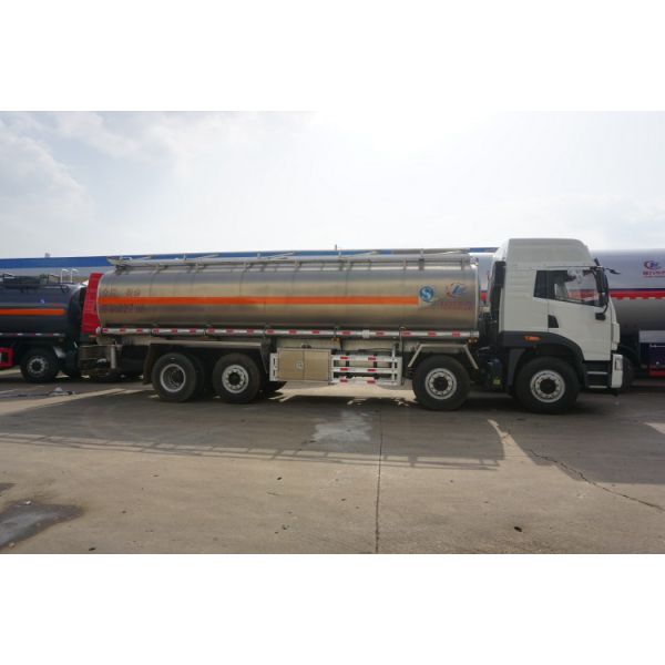 FAW 8*4 336hp 35CBM Diesel Oil Mobile Fuel Tank Tanker Truck 251 - 350hp Horsepower