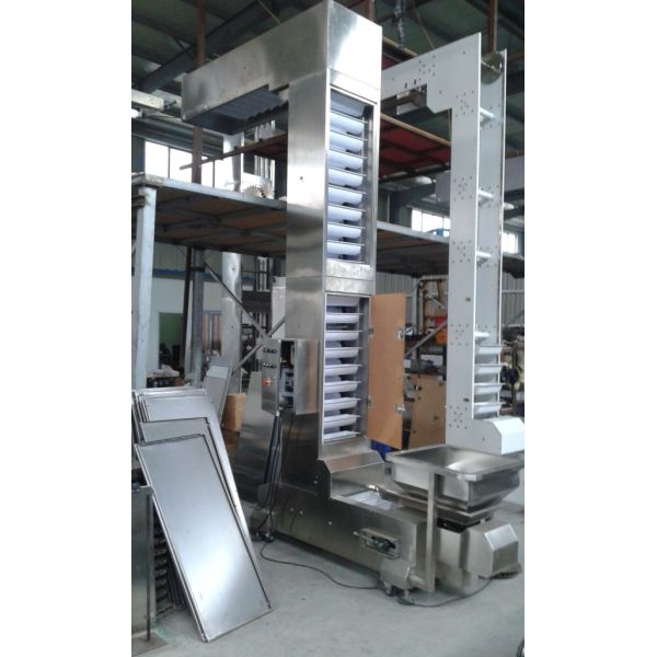 SS304 Frame 220V 0.75KW Chain Z Type Bucket Conveyor