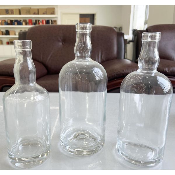 Clear Glass 750ml Bottle for Spirits Brandy Gin Rum Tequila and Vodka in Glass Products