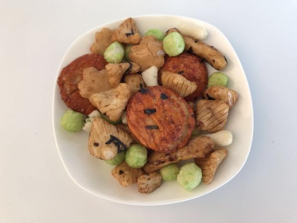 Quality Delicious Rice Cracker Mix Snacks Microelements Contained Good For Stomach for sale