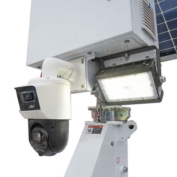 Robust Mobile Solar Light Tower with 14000 lm Light Output, 230Ah LFP Battery, and IP67 Rating for Parking Lot Safety