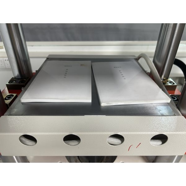Rubber Products Plate Vulcanizing Press Equipment 100t Capacity Heating Up Time Normal Temperature～160℃ About 20min