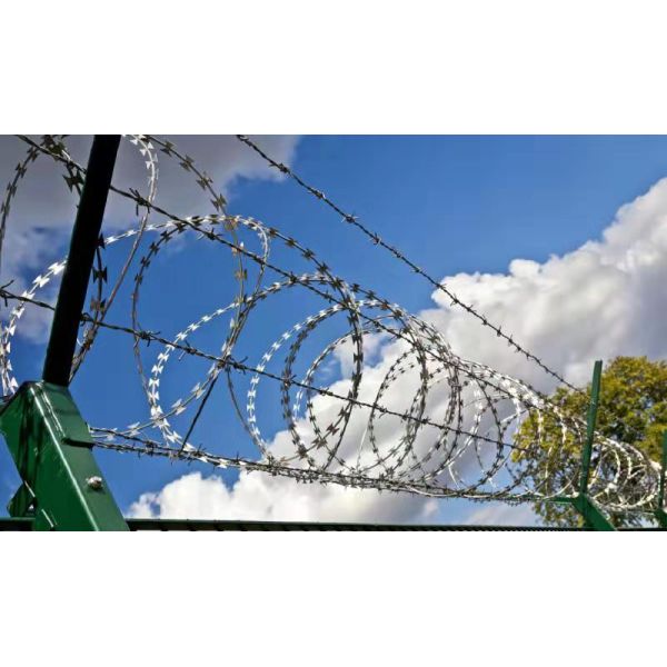 500mm 15m BTO -22 Galvanized Razor Wire Concertina Wire For Wire Fence