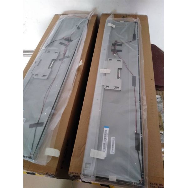 28 Inch Stretched LCD Display with 700 cd/m² Brightness 1920*360 Pixels and 51Pin Connector for Digital Signage
