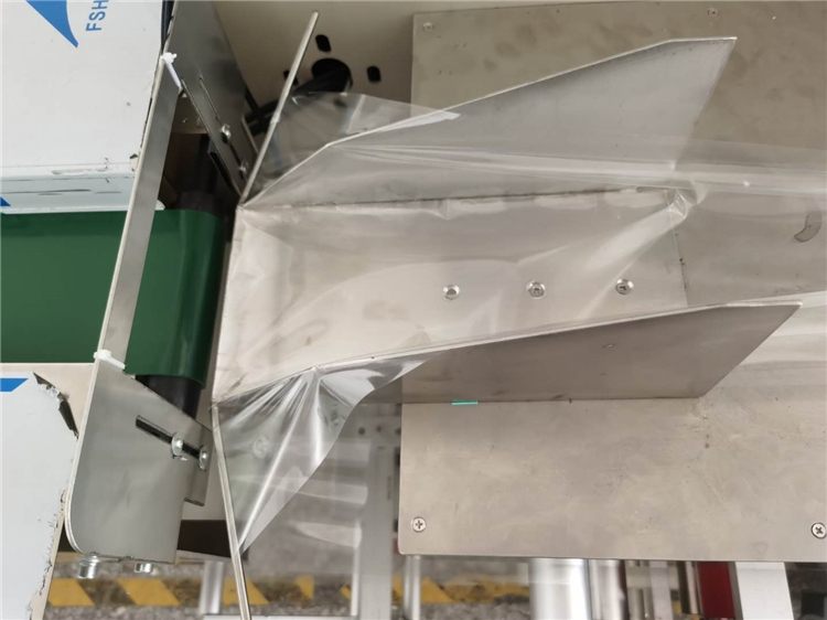 Durable Cheap Heat seal film Automatic pack multifunction Wrapping Machine long pipe packing machine