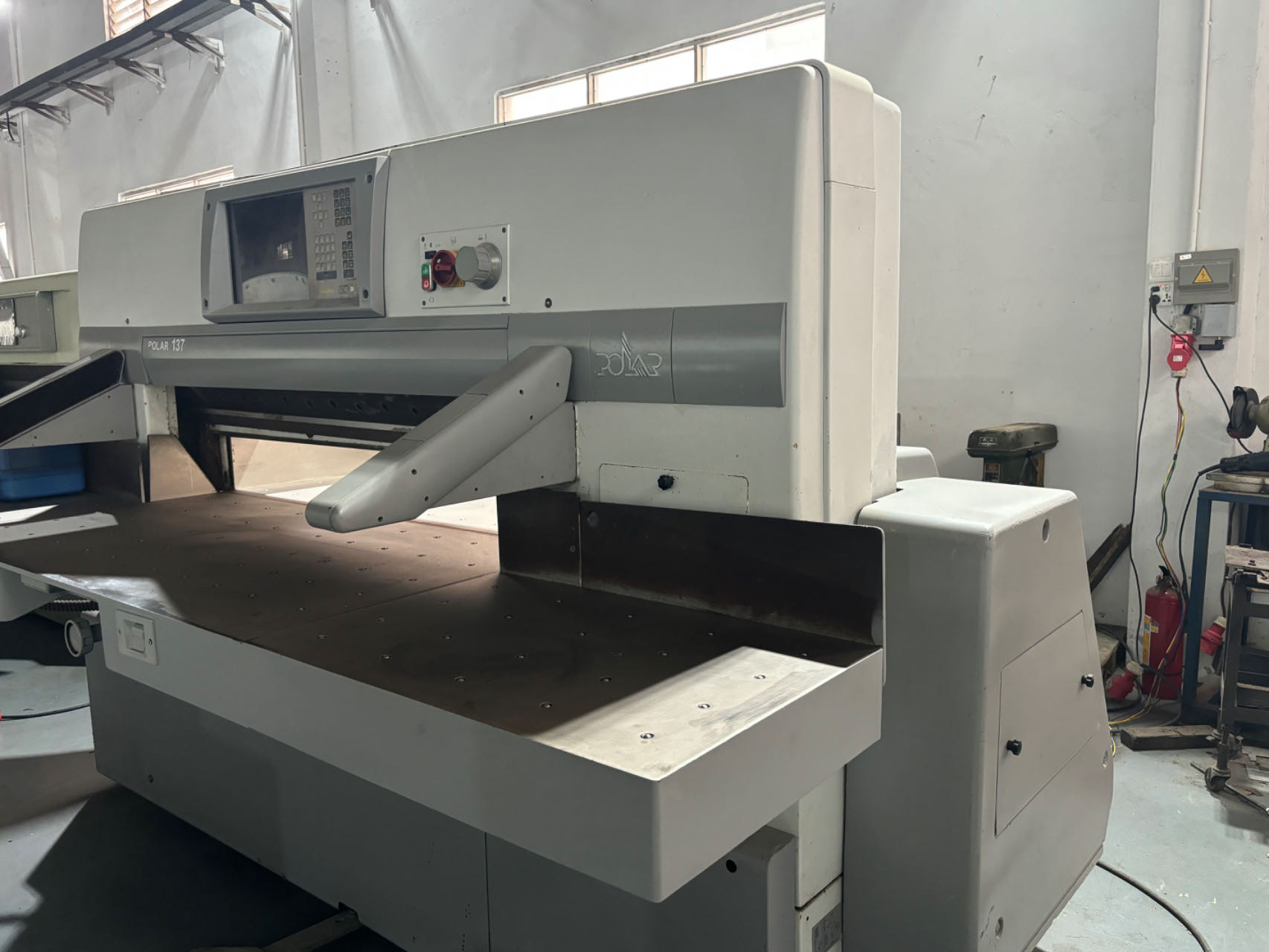 High Precision Paper Cutting Machine Polar 137C for Paper Cutter Guillotine