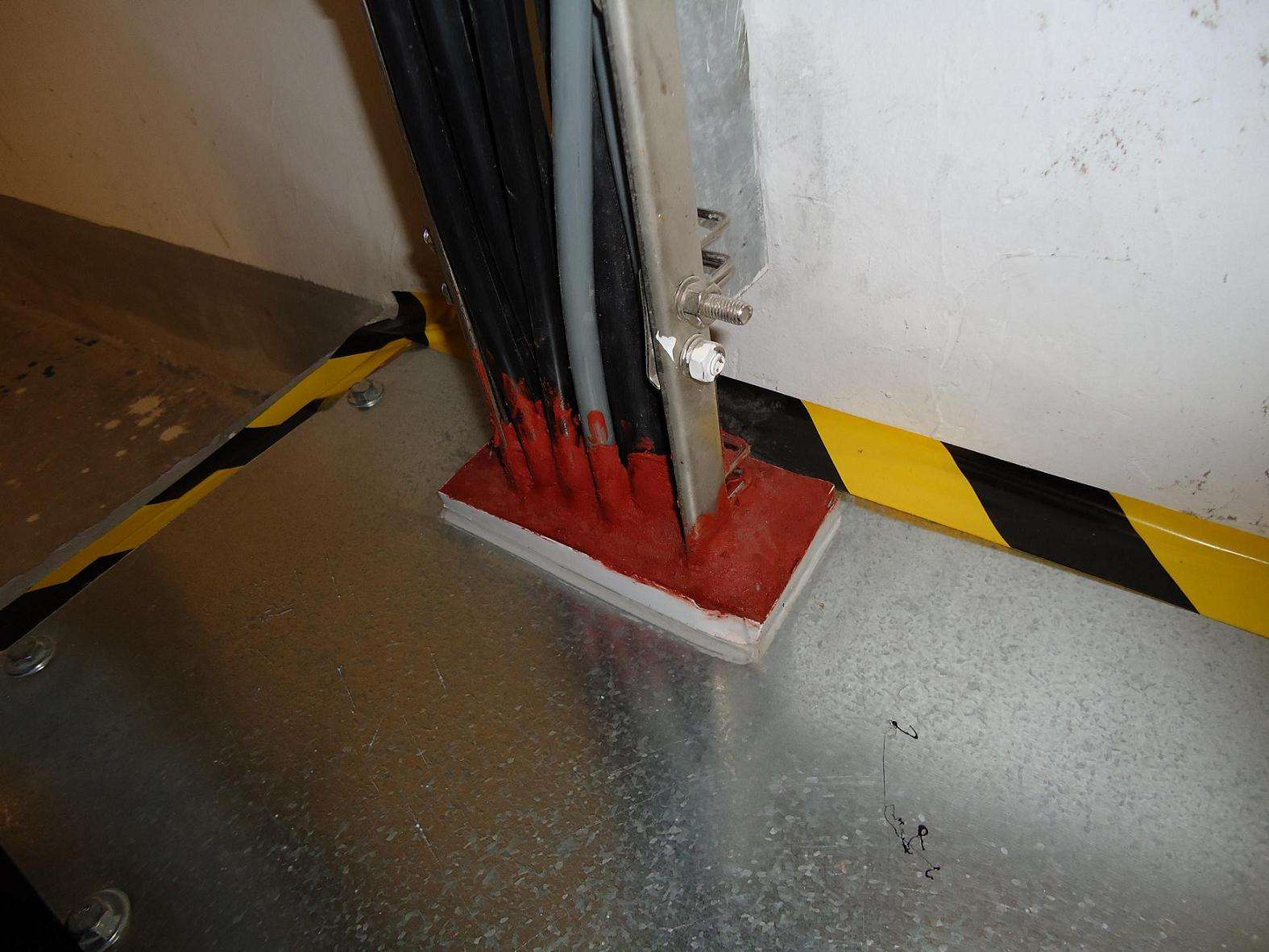 Non-Solidified Fireproof Mud Putty for Fire and Smoke Protection of Junction Boxes