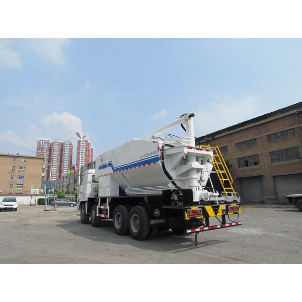 Hot Sale Heavy Ammonium Fry Drug Truck For Mongolia DR CONGO Mining Blasting