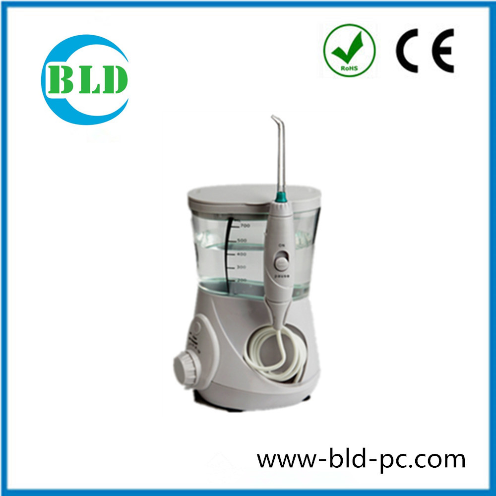 High-volume Reservoir for Daily Use with 7 Nozzles Dental Care Oral Irrigatorwith 700ML Volume
